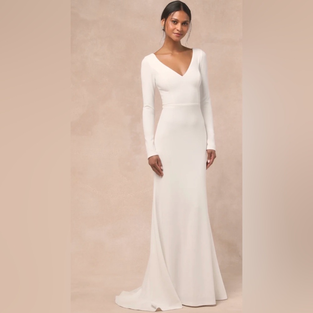 Elegant White Long-Sleeve V-Neck Evening Dress